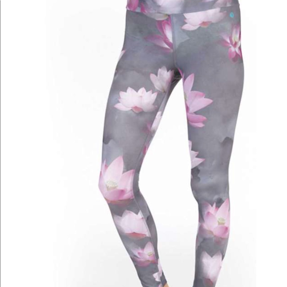 Caelum yoga pants